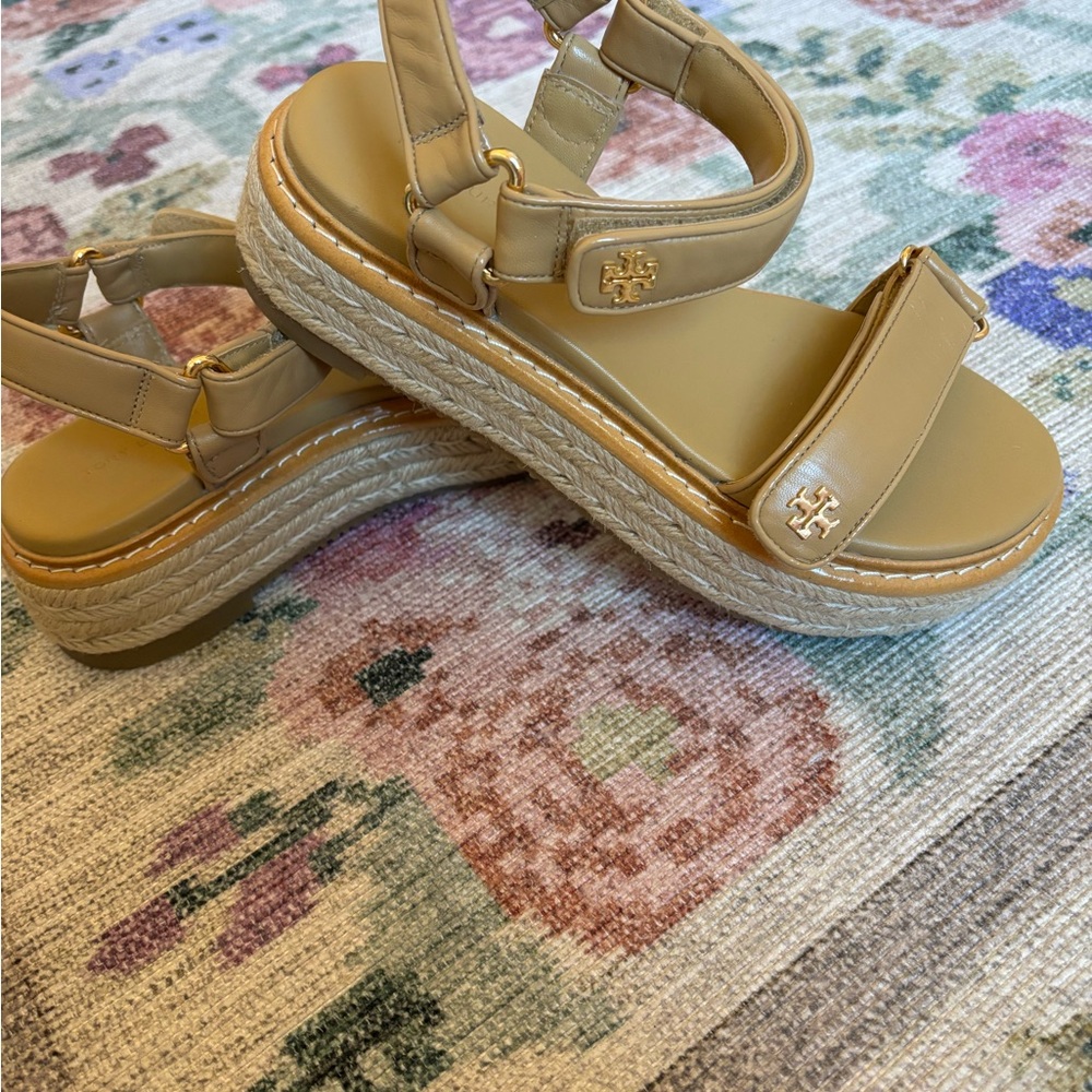 Tory Burch Tan Leather Sandals espadrilles